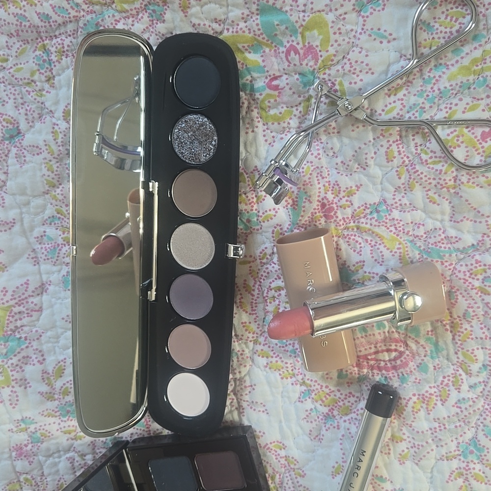 Designer Makeup Bundle - Picture 7 of 7
